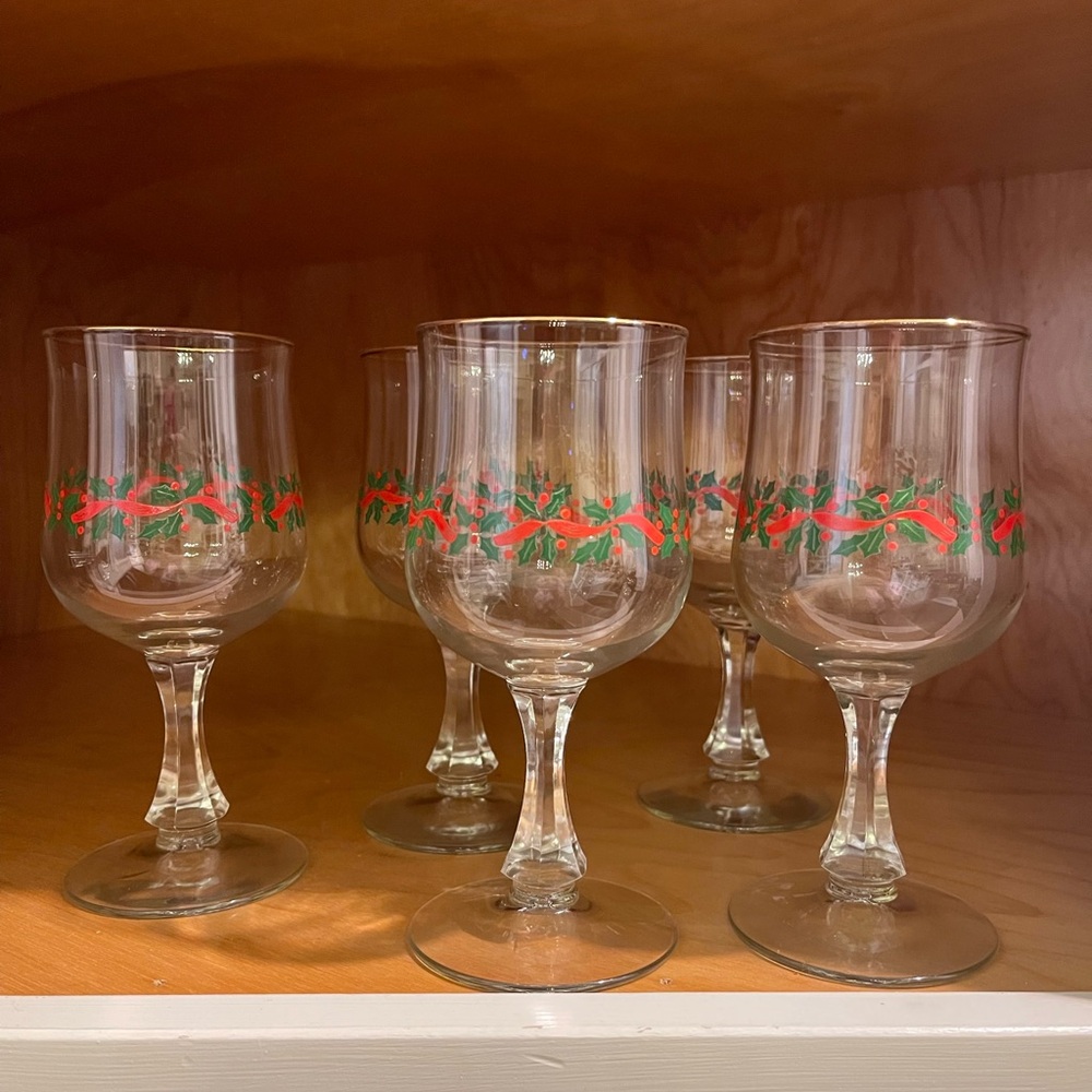 5 Vintage 1985 Arbys Christmas Holly Berry Glasses Wine Goblets Gold Rim Libbey